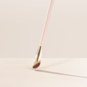 concealer brush sku 1 ed7341ff 1a87 45fc b6e2 1e2ffb08a96f.jpg