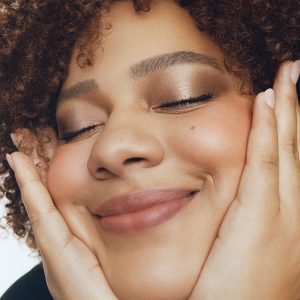 rare beauty all of the above weightless shadow stick